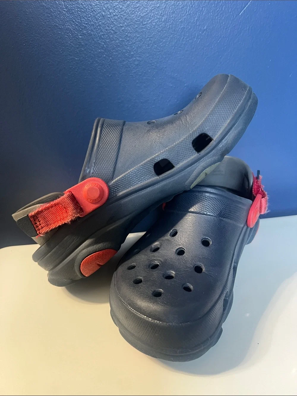 CROCS Kids Navy Clog with Red Heel Strap J3